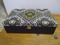 Caixa Grande Sem Divisória Estampa, Base Pintura e Fecho