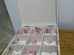 Caixa Estampa Clara Estampa na Base e fecho