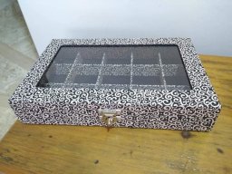 Caixa Grande 15 divisórias tampa vidro estapa e fecho